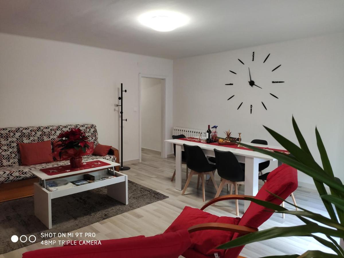 Apartamento Confort I La Seu d'Urgell Exterior photo