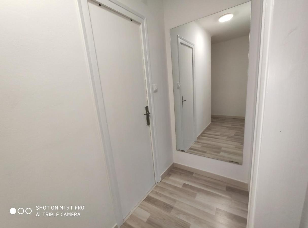Apartamento Confort I La Seu d'Urgell Exterior photo